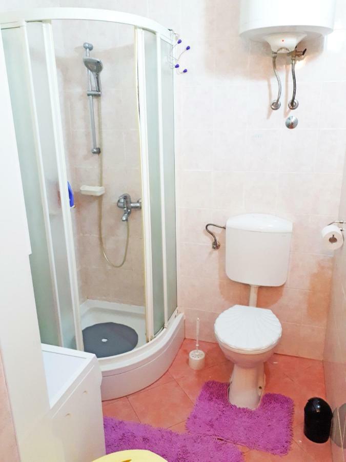 Apartment Matej Ровинско село Екстериор снимка