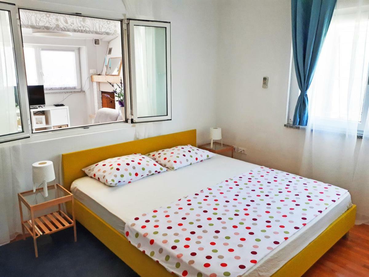 Apartment Matej Ровинско село Екстериор снимка